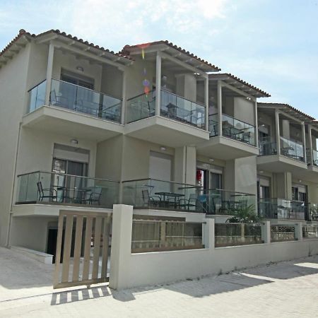 L G E Luxery Apartments Pefkochori Exterior foto