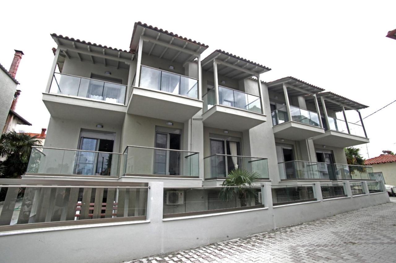 L G E Luxery Apartments Pefkochori Exterior foto