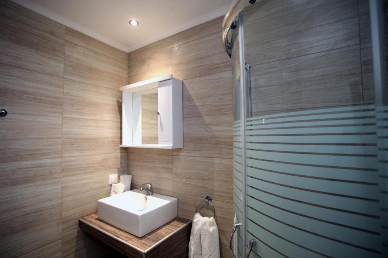 L G E Luxery Apartments Pefkochori Exterior foto