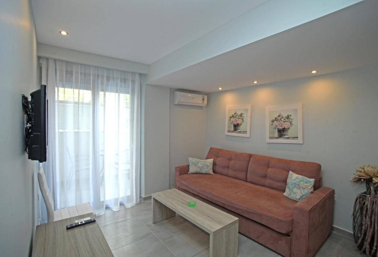 L G E Luxery Apartments Pefkochori Exterior foto